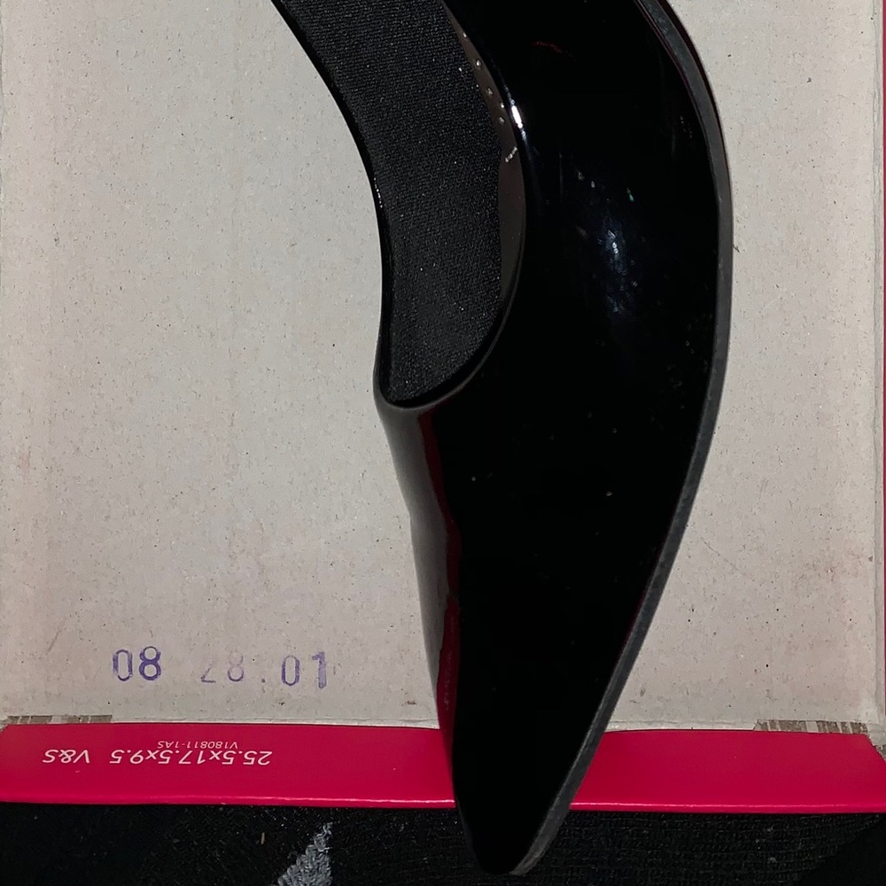 Heels - Picture 4 of 6